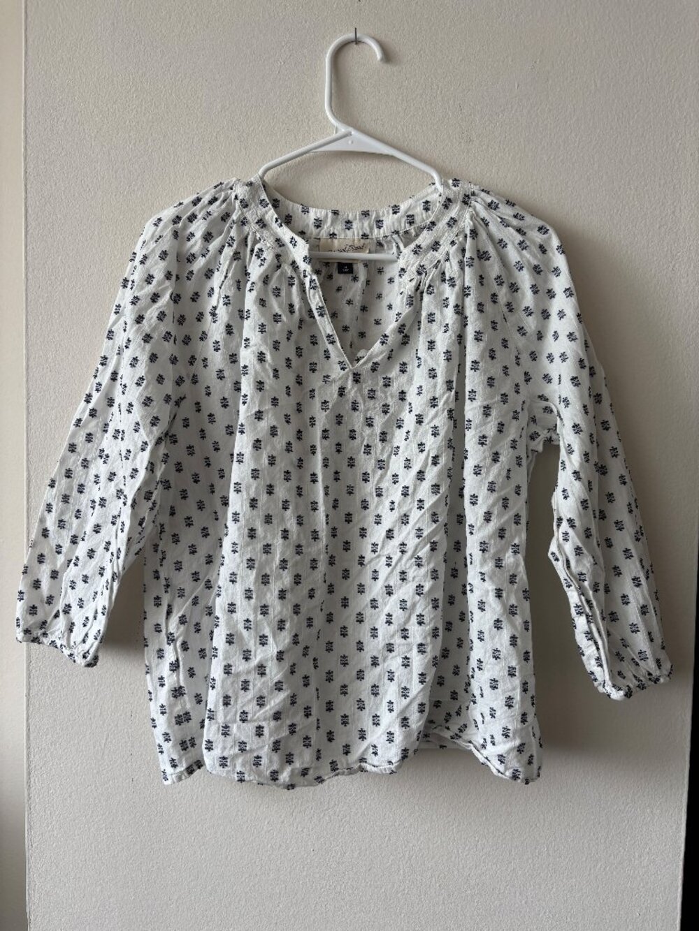 Universal Thread White and Navy Printed Top - Size Medium